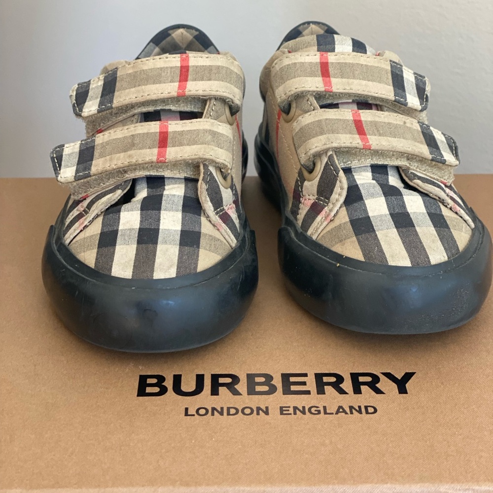Burberry Size 25 (US 9) sneakers